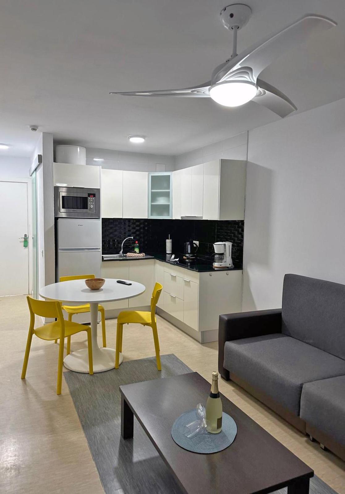 Apartamentos Portonovo Puerto Rico  Luaran gambar